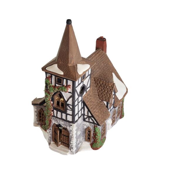 Dept 56 Old Michael's Church HERITAGE VILLAGE COLLECTION Dickens Village #5562-0 - Picture 1 of 16